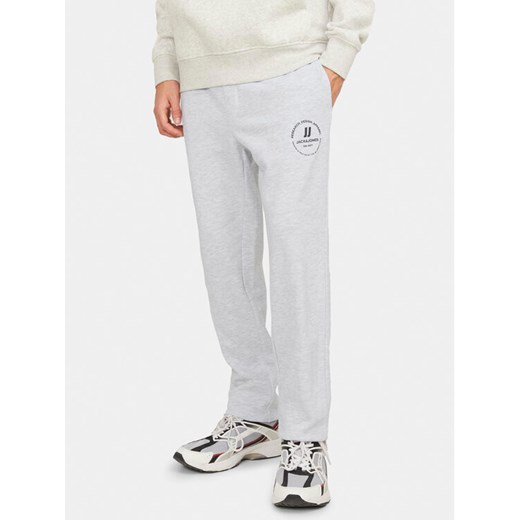 Jack&Jones Spodnie dresowe Gordon 12249904 Biały Regular Fit ze sklepu MODIVO w kategorii Spodnie męskie - zdjęcie 182600540