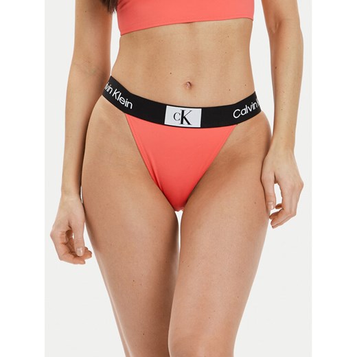 Calvin Klein Swimwear Dół od bikini KW0KW02351 Koralowy ze sklepu MODIVO w kategorii Stroje kąpielowe - zdjęcie 182601482