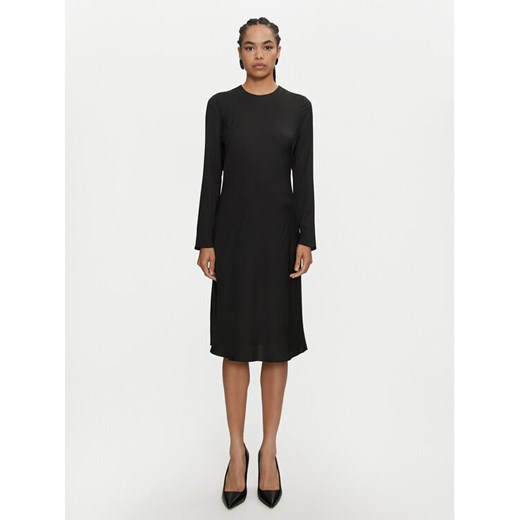 Calvin Klein Sukienka codzienna K20K207683 Czarny Regular Fit ze sklepu MODIVO w kategorii Sukienki - zdjęcie 182601484
