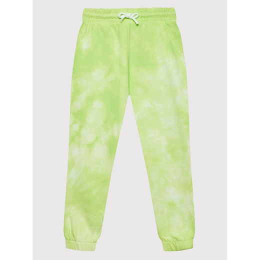 United Colors Of Benetton Spodnie dresowe 3EM5CF00J Zielony Regular Fit ze sklepu MODIVO w kategorii Spodnie dziewczęce - zdjęcie 182601843