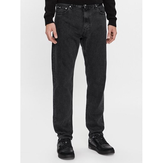 Calvin Klein Jeans Jeansy Dad J30J324297 Czarny Straight Fit ze sklepu MODIVO w kategorii Jeansy męskie - zdjęcie 182601874