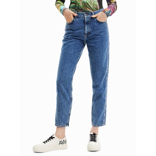 Desigual Jeansy Mayo 23SWDD36 Niebieski Mom Fit ze sklepu MODIVO w kategorii Jeansy damskie - zdjęcie 182602130