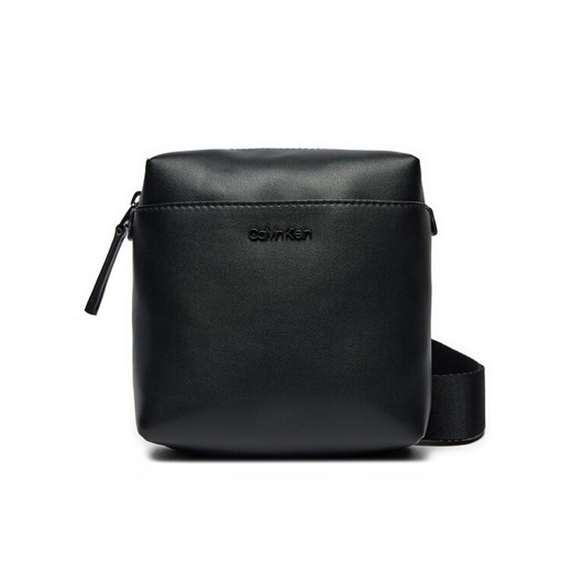 Calvin Klein Saszetka Clean Essential Cube Reporter K50K512183 Czarny ze sklepu MODIVO w kategorii Torby męskie - zdjęcie 182602281