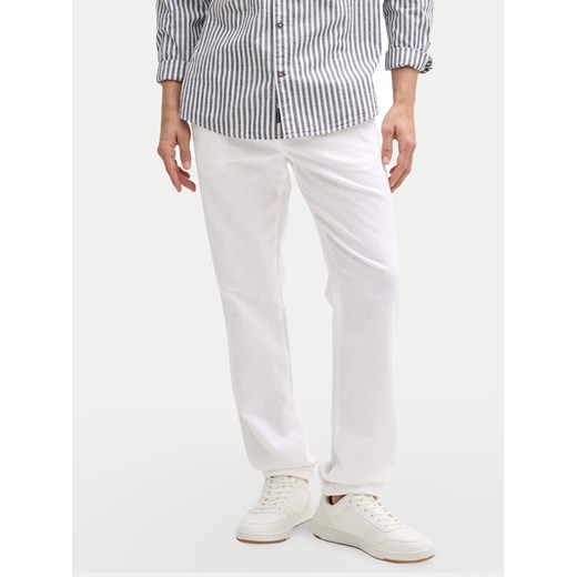 Tom Tailor Spodnie materiałowe 1044716 Biały Regular Fit ze sklepu MODIVO w kategorii Spodnie męskie - zdjęcie 182602332