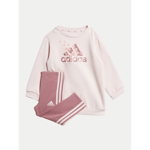 adidas Komplet bluza i legginsy Essentials Allover Print IV7387 Różowy Regular Fit ze sklepu MODIVO w kategorii Komplety dziewczęce - zdjęcie 182602551