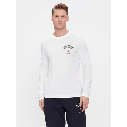 Tommy Hilfiger Longsleeve Arch Varsity MW0MW34252 Biały Regular Fit ze sklepu MODIVO w kategorii T-shirty męskie - zdjęcie 182603794