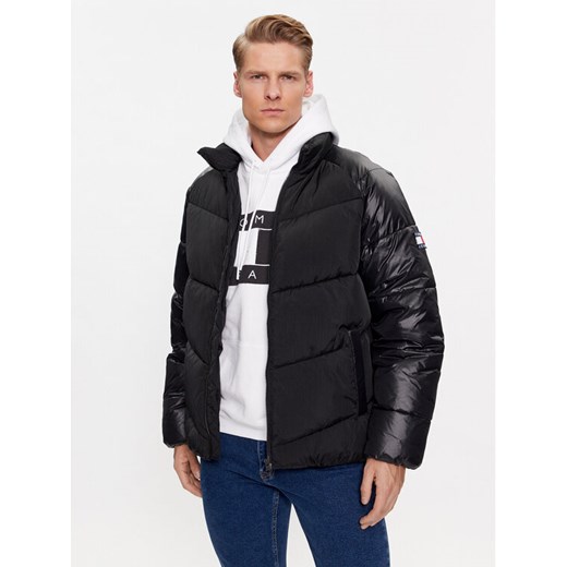 Tommy Jeans Kurtka zimowa DM0DM17226 Czarny Relaxed Fit ze sklepu MODIVO w kategorii Kurtki męskie - zdjęcie 182604844