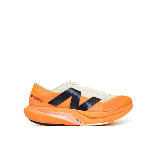 New Balance Buty do biegania FuelCell Rebel v4 WFCXCC4 Pomarańczowy ze sklepu MODIVO w kategorii Buty sportowe damskie - zdjęcie 182605163