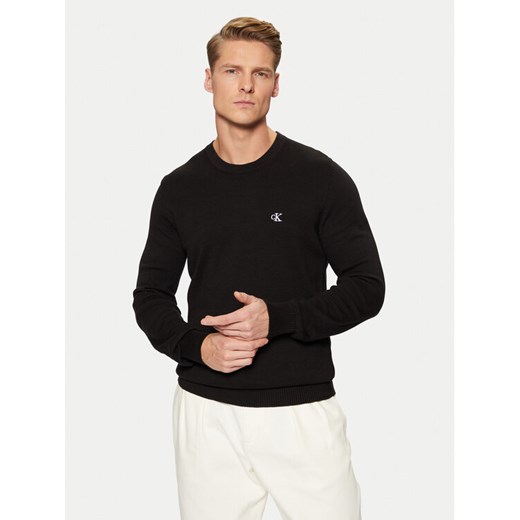 Calvin Klein Jeans Sweter J30J326745 Czarny Regular Fit ze sklepu MODIVO w kategorii Swetry męskie - zdjęcie 182605204