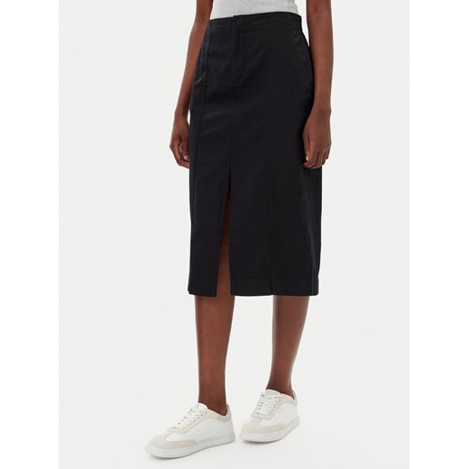 Calvin Klein Jeans Spódnica midi J20J225327 Czarny Regular Fit ze sklepu MODIVO w kategorii Spódnice - zdjęcie 182605954