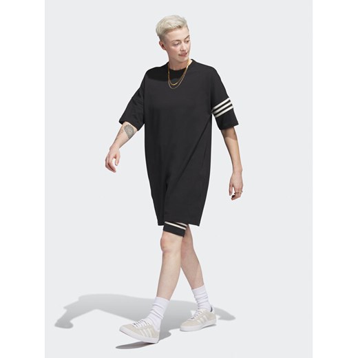 adidas Sukienka codzienna adicolor Neuclassics IB7309 Czarny Loose Fit ze sklepu MODIVO w kategorii Sukienki - zdjęcie 182605970