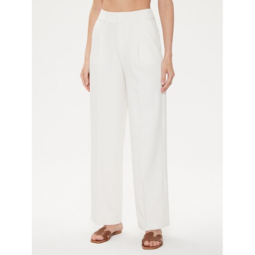 United Colors Of Benetton Spodnie materiałowe 4KCMDF06H Écru Relaxed Fit ze sklepu MODIVO w kategorii Spodnie damskie - zdjęcie 182606340