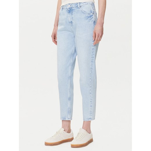 Mustang Jeansy Charlotte 1016196 Błękitny Mom Fit ze sklepu MODIVO w kategorii Jeansy damskie - zdjęcie 182606893