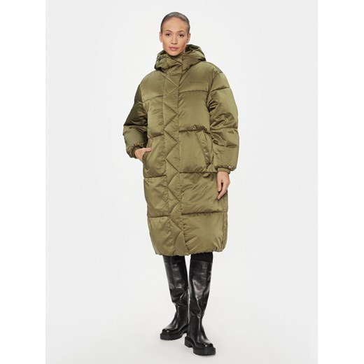 Tommy Jeans Kurtka zimowa Satin DW0DW16587 Zielony Relaxed Fit ze sklepu MODIVO w kategorii Kurtki damskie - zdjęcie 182607071