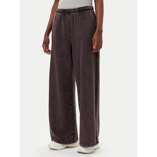 Gap Spodnie dresowe 672610-02 Brązowy Baggy Fit ze sklepu MODIVO w kategorii Spodnie damskie - zdjęcie 182608013