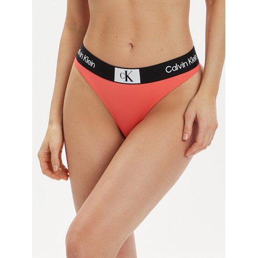 Calvin Klein Swimwear Dół od bikini KW0KW02352 Koralowy ze sklepu MODIVO w kategorii Stroje kąpielowe - zdjęcie 182608251