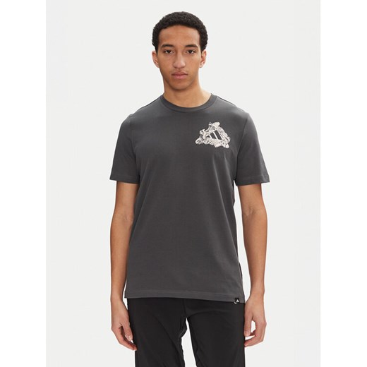 adidas T-Shirt Football Kicks Graphic JD8211 Szary Regular Fit ze sklepu MODIVO w kategorii T-shirty męskie - zdjęcie 182610010