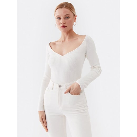 Guess Sweter W3YR25 Z37J2 Biały Slim Fit ze sklepu MODIVO w kategorii Swetry damskie - zdjęcie 182610120