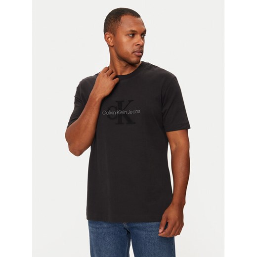 Calvin Klein Jeans T-Shirt J30J326158 Czarny Regular Fit ze sklepu MODIVO w kategorii T-shirty męskie - zdjęcie 182610150