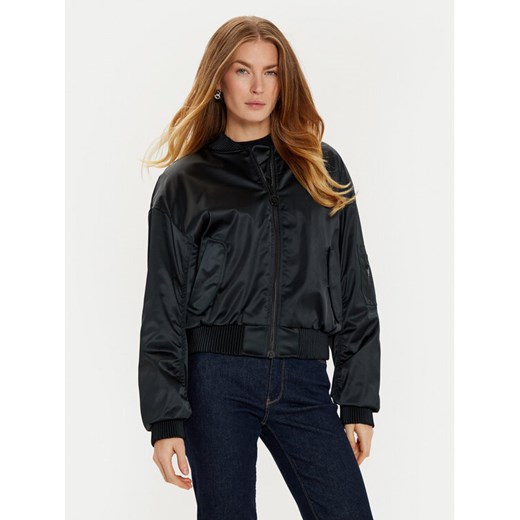 Guess Kurtka bomber Aurore W4BL48 WGKK2 Czarny Regular Fit ze sklepu MODIVO w kategorii Kurtki damskie - zdjęcie 182610241