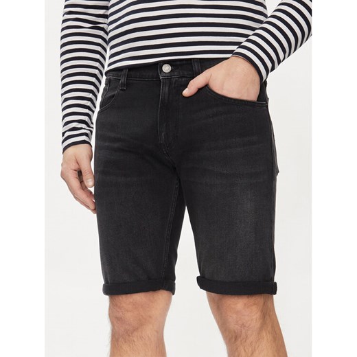 Tommy Jeans Szorty jeansowe Ronnie DM0DM18784 Czarny Slim Fit ze sklepu MODIVO w kategorii Spodenki męskie - zdjęcie 182610651