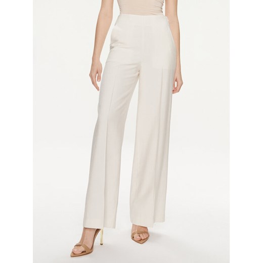 United Colors Of Benetton Spodnie materiałowe 4YFWDF05P Écru Regular Fit ze sklepu MODIVO w kategorii Spodnie damskie - zdjęcie 182610893