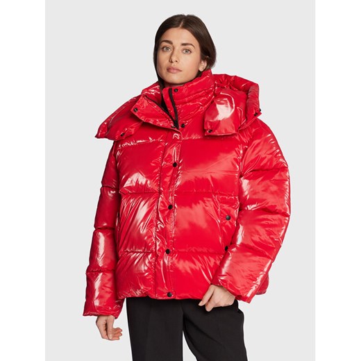 Calvin Klein Jeans Kurtka zimowa J20J219838 Czerwony Oversize ze sklepu MODIVO w kategorii Kurtki damskie - zdjęcie 182610914