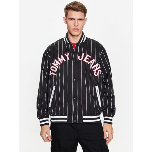 Tommy Jeans Kurtka bomber Pinstripe DM0DM15917 Czarny Relaxed Fit ze sklepu MODIVO w kategorii Kurtki męskie - zdjęcie 182611550
