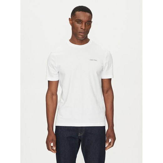 Calvin Klein T-Shirt Linear Box Logo K10K114152 Biały Regular Fit ze sklepu MODIVO w kategorii T-shirty męskie - zdjęcie 182612034