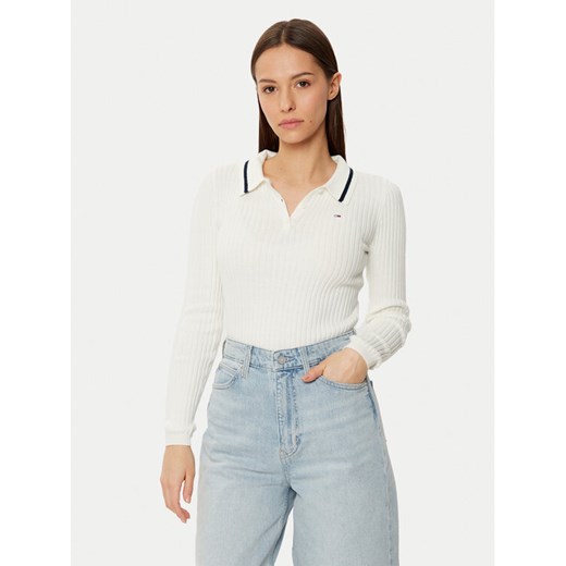 Tommy Jeans Sweter DW0DW19887 Écru Slim Fit ze sklepu MODIVO w kategorii Swetry damskie - zdjęcie 182612194