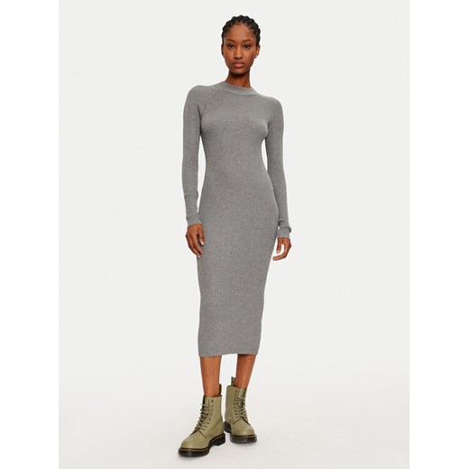 Vero Moda Sukienka dzianinowa Willow 10321939 Szary Slim Fit ze sklepu MODIVO w kategorii Sukienki - zdjęcie 182613373