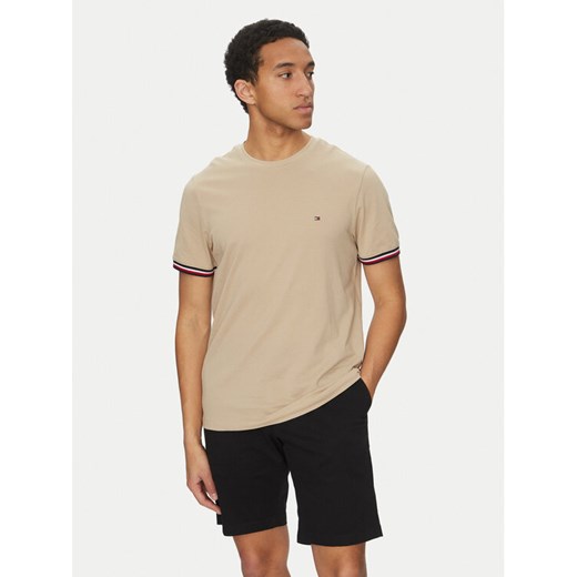Tommy Hilfiger T-Shirt Global Stripe MW0MW38630 Beżowy Regular Fit ze sklepu MODIVO w kategorii T-shirty męskie - zdjęcie 182614224