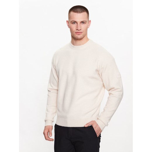 Calvin Klein Sweter K10K110401 Beżowy Regular Fit ze sklepu MODIVO w kategorii Swetry męskie - zdjęcie 182614483