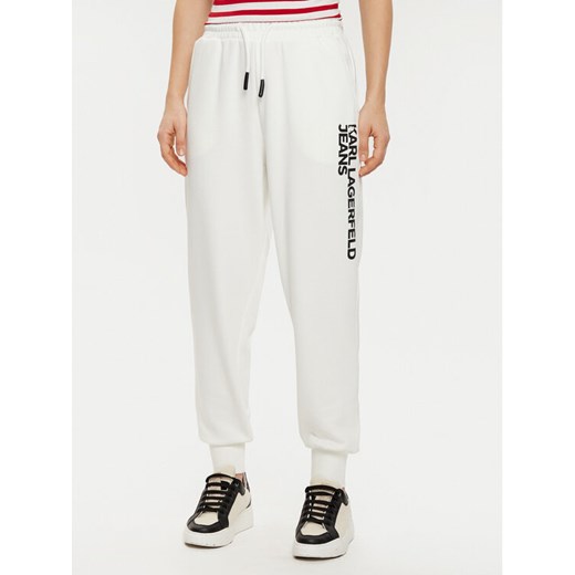 Karl Lagerfeld Jeans Spodnie dresowe A1W10058 Biały Regular Fit ze sklepu MODIVO w kategorii Spodnie damskie - zdjęcie 182614992
