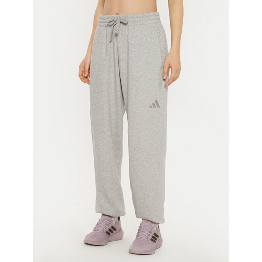 adidas Spodnie dresowe ALL SZN Fleece IY6772 Szary Loose Fit ze sklepu MODIVO w kategorii Spodnie damskie - zdjęcie 182616962