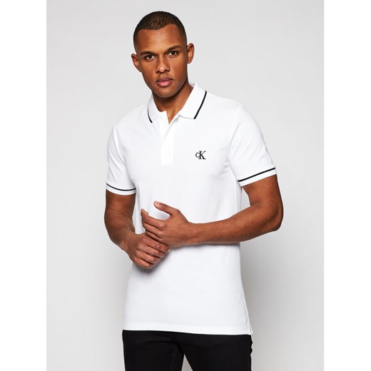 Calvin Klein Jeans Polo J30J315603 Biały Slim Fit ze sklepu MODIVO w kategorii T-shirty męskie - zdjęcie 182617101