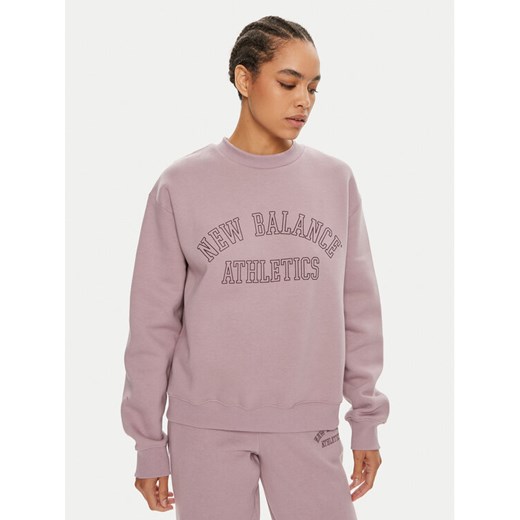New Balance Bluza Graphic WT43516 Fioletowy Relaxed Fit ze sklepu MODIVO w kategorii Bluzy damskie - zdjęcie 182618900