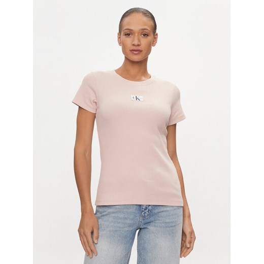 Calvin Klein Jeans T-Shirt J20J223358 Różowy Slim Fit ze sklepu MODIVO w kategorii Bluzki damskie - zdjęcie 182619571