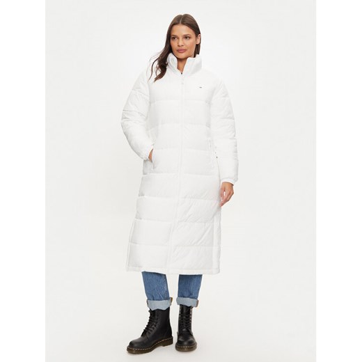 Tommy Jeans Kurtka zimowa DW0DW19918 Biały Regular Fit ze sklepu MODIVO w kategorii Kurtki damskie - zdjęcie 182620470