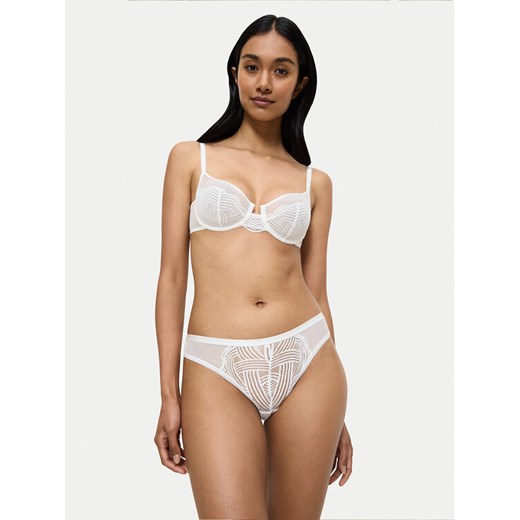 Triumph Figi brazylijskie Delightful Spotlight 10219844 Écru ze sklepu MODIVO w kategorii Majtki damskie - zdjęcie 182622702