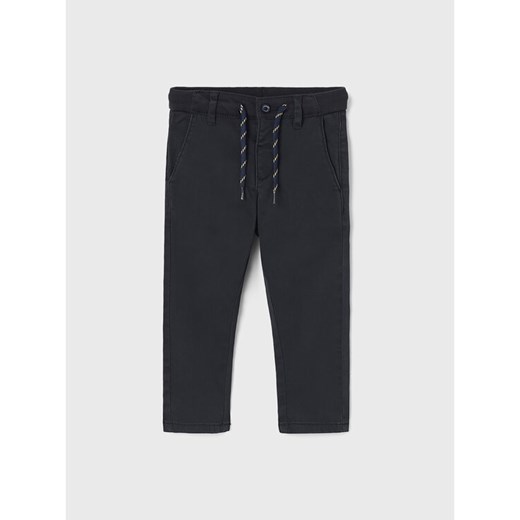 Mayoral Spodnie materiałowe 2525 Granatowy Slim Fit ze sklepu MODIVO w kategorii Spodnie i półśpiochy - zdjęcie 182622920