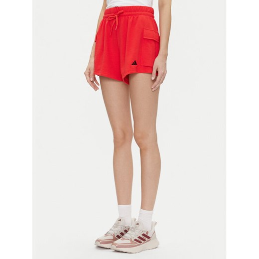 adidas Szorty sportowe Essentials Small Logo JC5704 Czerwony Loose Fit ze sklepu MODIVO w kategorii Szorty - zdjęcie 182623772
