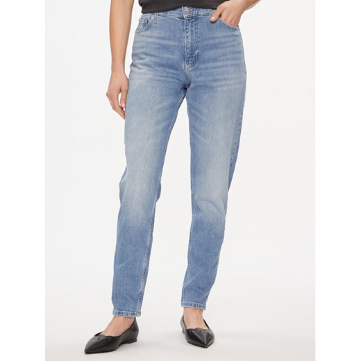 Calvin Klein Jeans Jeansy J20J222764 Niebieski Mom Fit ze sklepu MODIVO w kategorii Jeansy damskie - zdjęcie 182625092