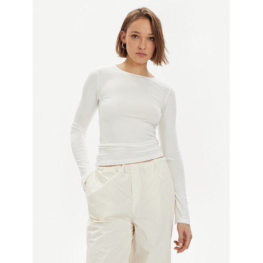 Gina Tricot Bluzka 20789 Biały Slim Fit ze sklepu MODIVO w kategorii Bluzki damskie - zdjęcie 182625291