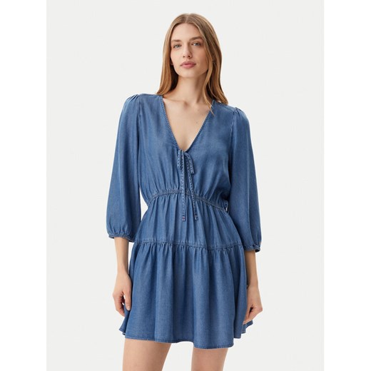 Tommy Jeans Sukienka codzienna DW0DW20612 Niebieski Relaxed Fit ze sklepu MODIVO w kategorii Sukienki - zdjęcie 182626010