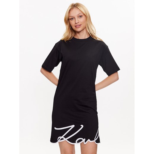 KARL LAGERFELD Sukienka codzienna Signature 231W1357 Czarny Relaxed Fit ze sklepu MODIVO w kategorii Sukienki - zdjęcie 182627652