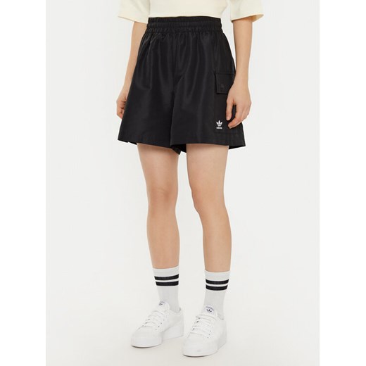 adidas Szorty sportowe Essentials Woven JD1514 Czarny Loose Fit ze sklepu MODIVO w kategorii Szorty - zdjęcie 182628820
