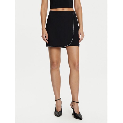 Guess Spódnica mini W5RD85 KCMU2 Czarny Regular Fit ze sklepu MODIVO w kategorii Spódnice - zdjęcie 182630212