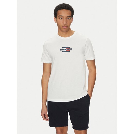 Tommy Hilfiger T-Shirt Flag Box MW0MW38636 Biały Regular Fit ze sklepu MODIVO w kategorii T-shirty męskie - zdjęcie 182630382