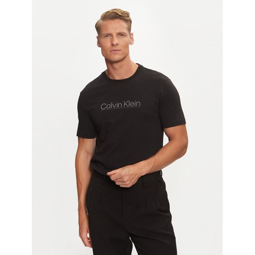 Calvin Klein T-Shirt Raised Line Logo K10K113587 Czarny Regular Fit ze sklepu MODIVO w kategorii T-shirty męskie - zdjęcie 182630500